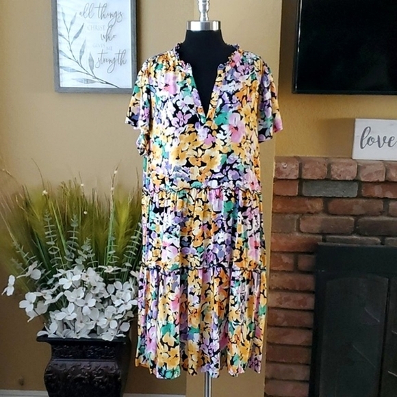 Terra & Sky Floral V-Neck Tiered Women's Dress SIZE: 2X (20W-22W) - Picture 2 of 15
